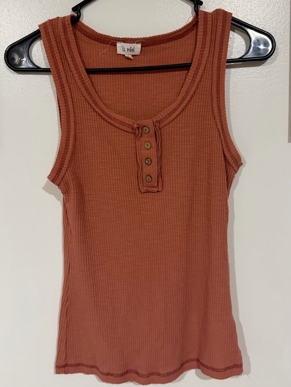 LA MIEL Rust Ribbed Henley Tank Top